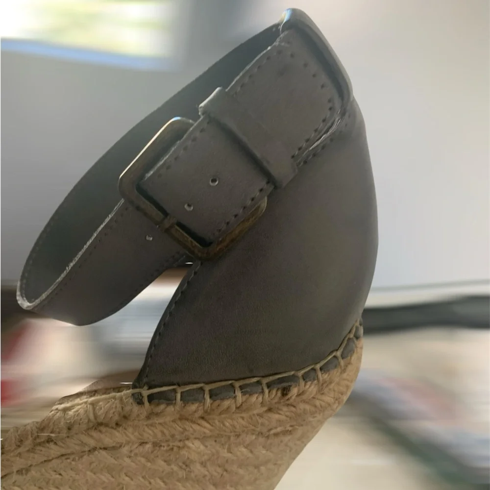 NIB Abound Faux Leather Gray Wedges Sz 12